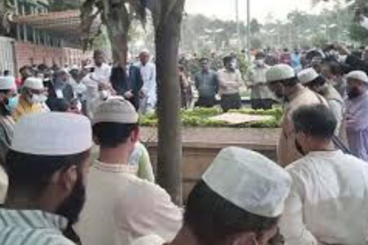 HT Imam lying in eternal sleep in Banani cemetery