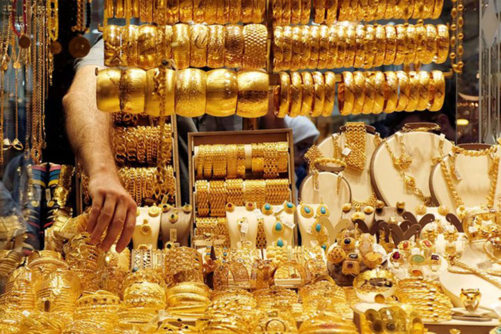 gold price fell by 10 thousand In India