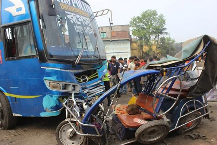 Two killed in Jessore bus-easybike collision