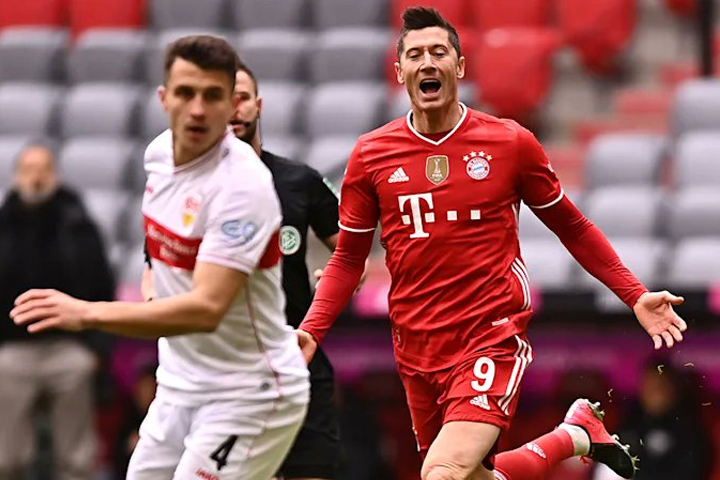 Robert Lewandowski hat-trick,  Bayern Munich, Stuttgart, RTV ONLINE