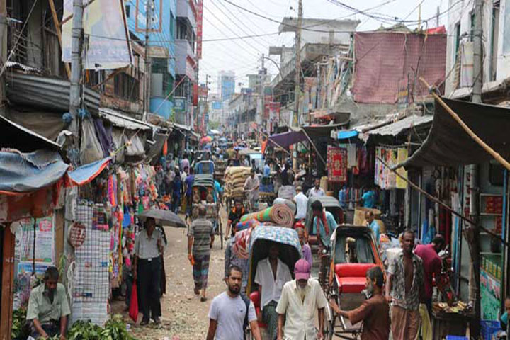Markets and shops are closed in Khulna after 7 pm