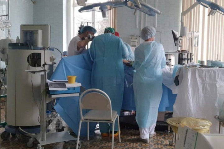Russian hospital fire- Surgeons perform heart operation during blaze, RTV