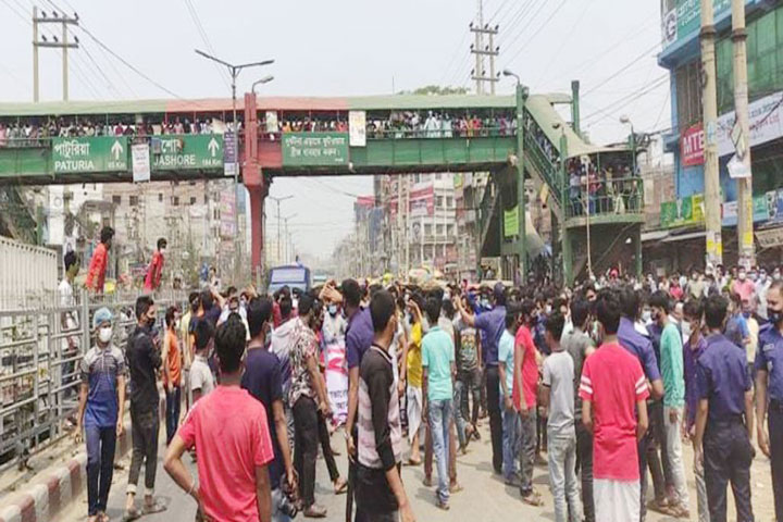 Blockade of Dhaka-Aricha highway demanding opening of market