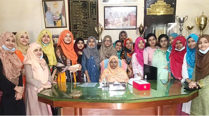 22 students from the same school got a chance in medical