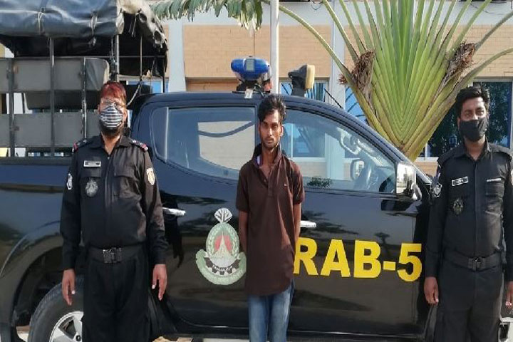 Arrested drug dealer with heroin worth crores of rupees