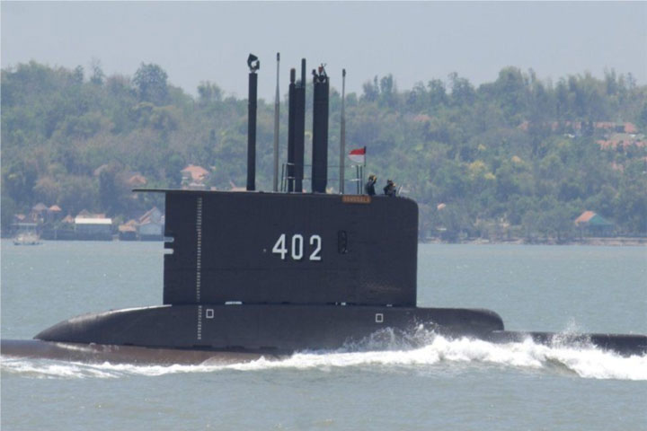 Missing Indonesian submarine has 72 hours of oxygen left, navy says