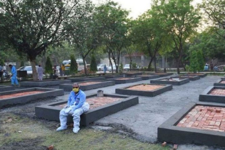 Delhi's parks, open fields, parking lots are now crematoriums