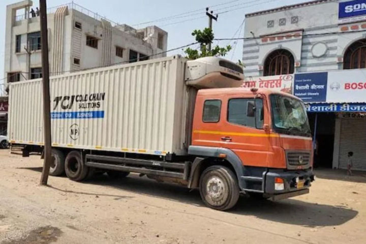 a-truck-with-over-2-lakh-covid-19-vaccine-doses-found-abandoned-by-roadside-in-madhya-pradesh