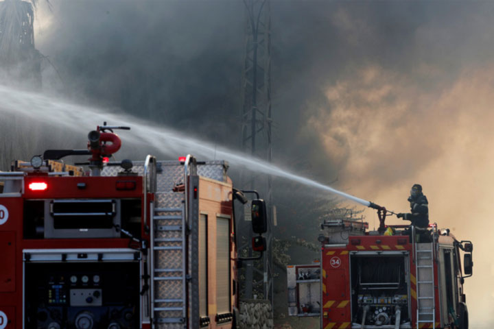 Massive fire breaks out at oil refinery in Haifa, Israel