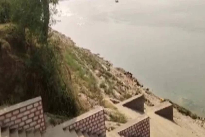 After Baxar, In Uttar pradesh’s Gazipur saw bodies floating on ganga