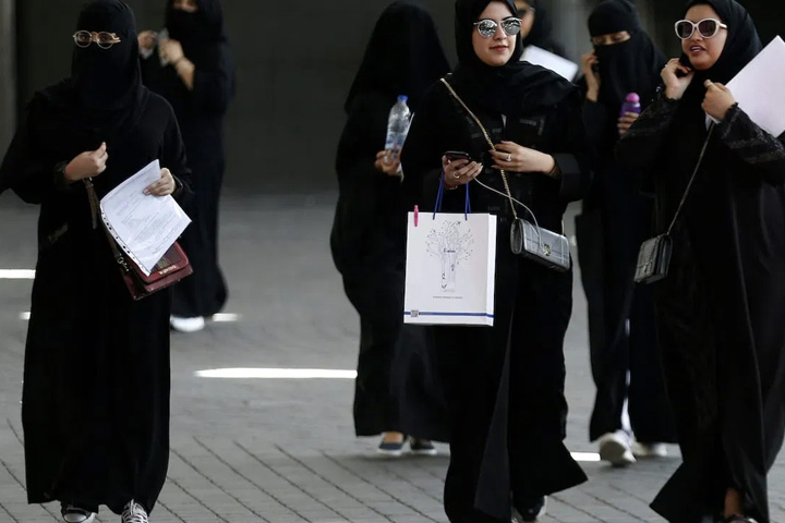 Saudi Arabia to allow women to live alone without male guardian