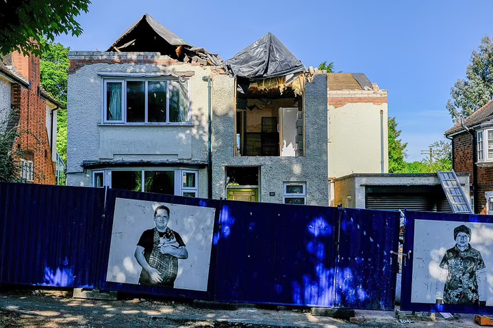 Builder demolishes property while its owners are on holiday for not paying him extra money