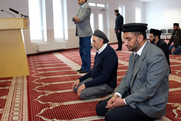 Germany begins controversial training programme for imams