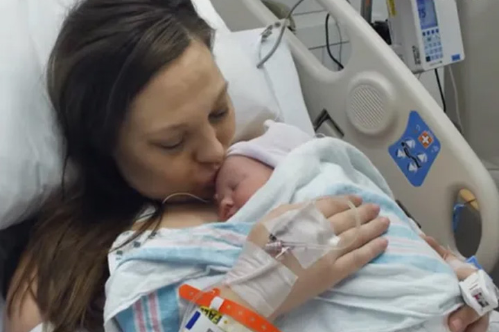 Woman born without uterus gives birth to healthy baby girl