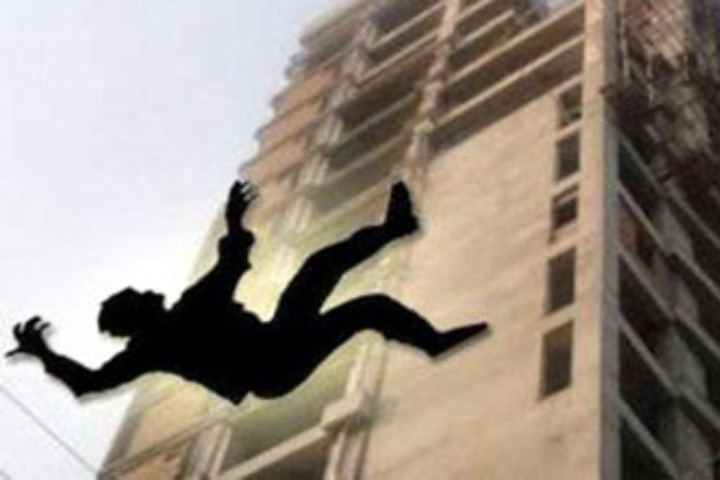 Two killed after falling from building in Dhaka