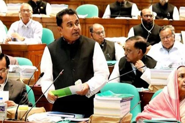 The finance minister asked the opposition for a list of money launderers