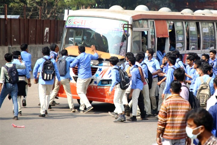 Half fare for students in Dhaka is effective from today