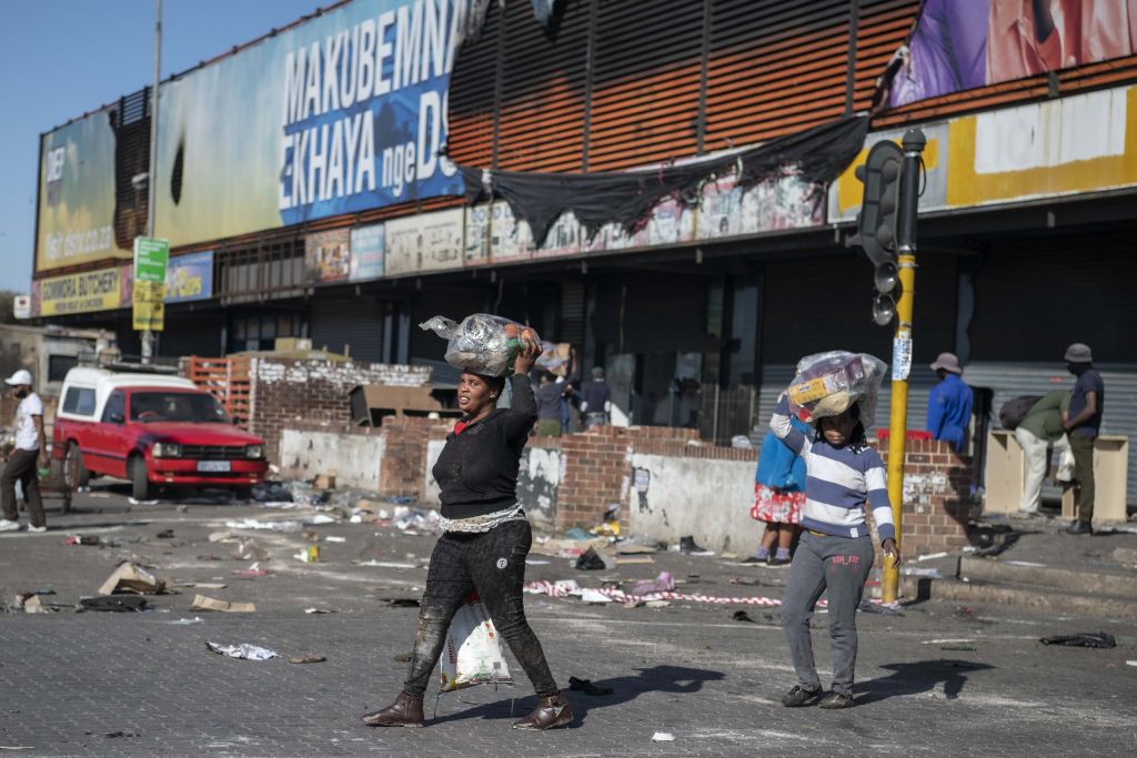 Death toll from South Africa unrest jumps to 337: Govt.