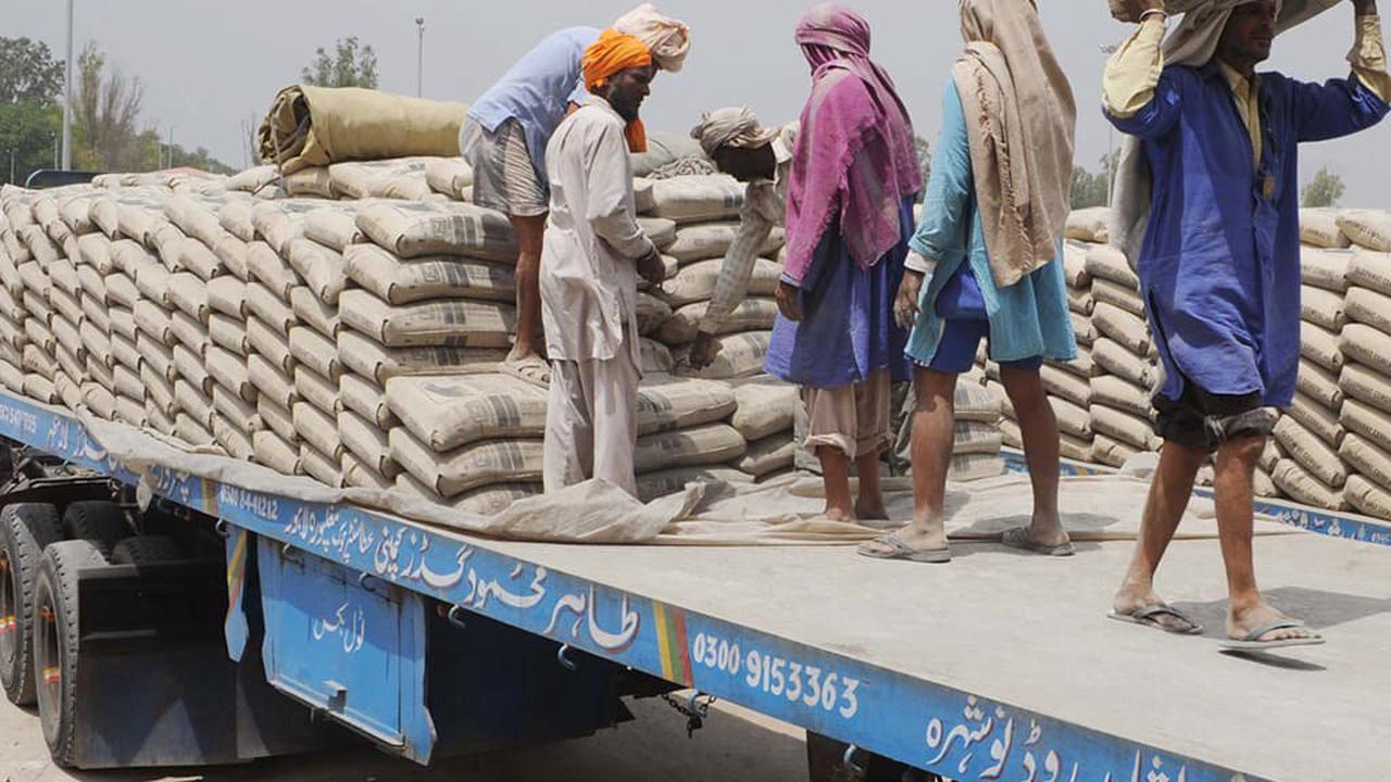 Pakistan’s exports to Afghanistan decline by over 25pc