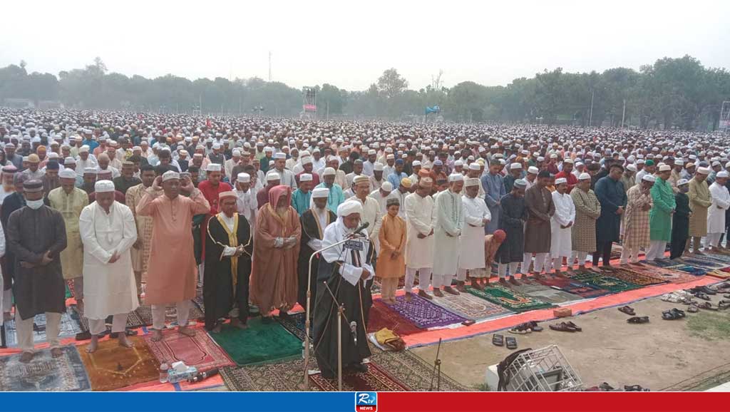 Over 6 lakh Muslims offer Eid prayers at Gor-E-Shaheed Maidan